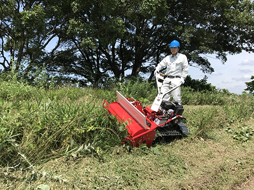 履帶乘坐式割草機(jī)